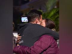 
    Akshay Kumar, Tabu share warm hug as they reunite on screen
    