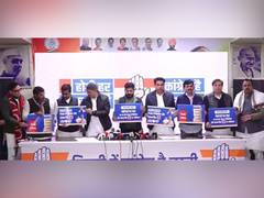 
      
      Delhi Polls: Congress promises Rs 500 gas cylinder 
      
      