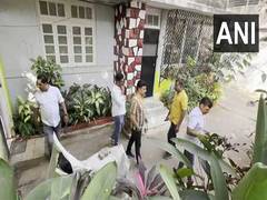 
      
      Investigation team arrives to probe attack on Saif at his home
      
      