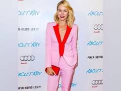 
      
      Naomi Watts pays tribute to director David Lynch
      
      