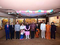 
      
      Singapore President appreciates cultural display at Kalabhoomi
      
      