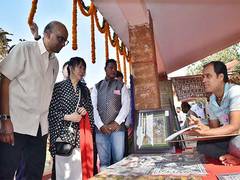 
      
      Singapore President Tharman Shanmugaratnam visits Raghurajpur vil
      
      