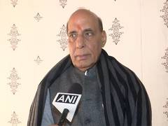 
      
      Maha Kumbh: Rajnath Singh lauds CM Yogi for efficiently conductin
      
      