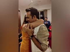 
    Pankaj Tripathi celebrates 21st anniversary with wife Mridula
    