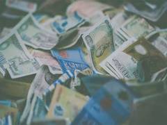 
      
      Slump in India's forex reserves continues, hits USD 625.87 bn 
      
      