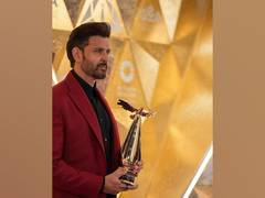
      
      Hrithik Roshan receives Global Achievement Award at Joy Awards
      
      