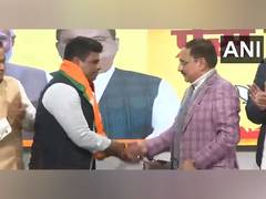 
      
      Several AAP leaders join BJP ahead of Delhi assembly polls
      
      