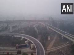 
      
      Fog disrupts train services in Delhi; 19 trains running late
      
      