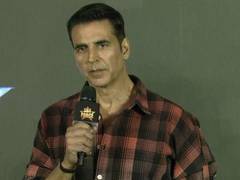 
    Akshay Kumar reacts to Saif stabbing incident 
    