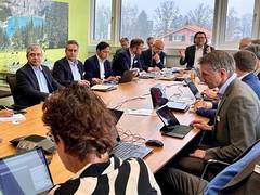 
      
      Ashwini Vaishnaw meets Swiss Federal Railways delegation at WEF 2
      
      