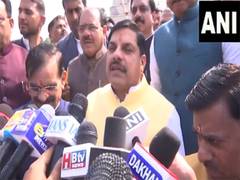 
      
      MP CM Mohan Yadav pays tribute to Netaji Subhas Chandra Bose
      
      