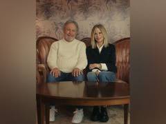 
      
      'When Harry Met Sally' actors tease exciting reunion
      
      