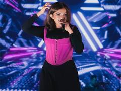 
    Singer Monali Thakur denies hospitalisation reports 
    