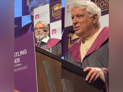 
      
      Javed Akhtar, Pankaj Kapur recieve lifteime achievement award
      
      