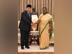 
      
      President Murmu receives Indonesian President Prabowo Subianto ​
      
      