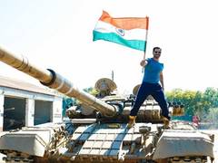 
    Varun Dhawan celebrates 76th Republic Day from 'Border 2' sets
    