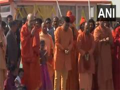 
      
      Mahakumbh 2025: Amit Shah perform 'aarti' at Triveni Sangam
      
      