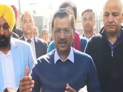 
      
      Kejriwal visits EC, alleges bias, says 'saved from water crisis'
      
      