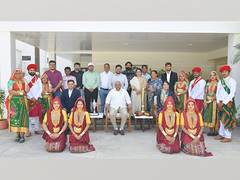 
      
      Gujarat:CM Congratulates tableau artists for securing third place
      
      