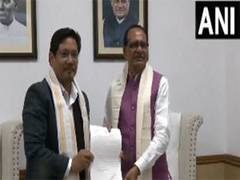 
      
      Meghalaya CM apprises Shivraj Chouhan of issues facedc by people
      
      