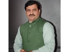 
      
      Sunil Sushila Sharma Sets Record with 24-Hour-37-Minute Talk Show
      
      