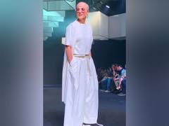 
    Tahira Kashyap pays tribute to women battling cancer
    