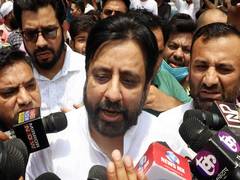 
      
      Delhi Police register FIR against AAP candidate Amanatullah Khan
      
      
