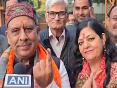 
      
      BJP's Rohini seat candidate Vijender Gupta casts his vote
      
      