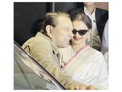 
    Rekha, Dharmendra's reunite at 'Loveyapa' screening
    