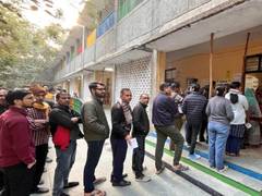 
      
      Delhi witnesses 33.31% voter turnout till 1 pm
      
      