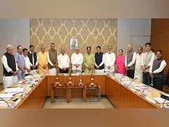 
      
      Gujarat’s tableau win Popular Choice award for 3 consecutive year
      
      