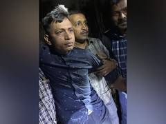 
    Mumbai police conduct identification parade in Saif stabbing case
    