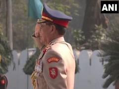 
      
      Bhutan's Lt Gen Batoo Tshering lays wreath at Vijay Smarak
      
      