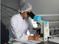 
      
      Some species are susceptible to broad range of viruses
      
      