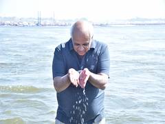 
      
      Gujarat CM Bhupendra Patel takes holy dip at Triveni Sangam durin
      
      