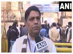 
      
      BSP's Sunder Lohiya from Ghonda extends support to AAP
      
      