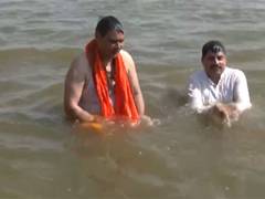 
      
      MP CM Mohan Yadav, Rajasthan CM Sharma take holy dip at Sangam
      
      