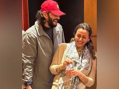 
    Mahesh Babu, Namrata celebrate 20 years of their marriage
    