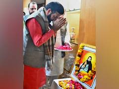 
      
      CM Nayab Singh Saini pays tribute to Sant Shiromani Ravidas
      
      