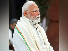 
      
      PM Modi pays tribute to Pulwama soldiers
      
      