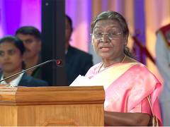 
      
      President Murmu arrives in Bengaluru Governor Gehlot welcomes her
      
      