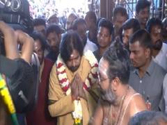 
      
      Pawan Kalyan offers prayers at Murugan temple
      
      
