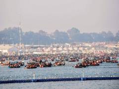 
      
      Mahakumbh: 2.79 lakh passengers boarded trains from Prayagraj rai
      
      