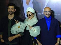 
      
      Rekha spotted with Hrithik Roshan, Rakesh Roshan
      
      
