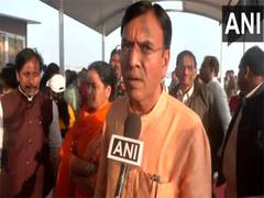 
      
      Union Min Mandaviya, ex-cricketer RP Singh attend Maha Kumbh
      
      