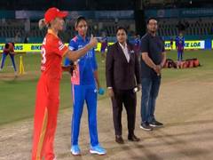 
      
      Mumbai Indians win toss, opt to bowl against Gujarat Giants
      
      