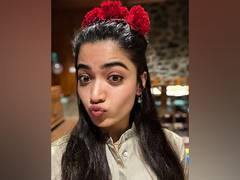 
    Rashmika drops adorable selfie, asks fans about her ‘crown’ look
    