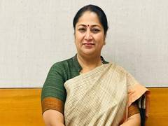 
      
      Nayab Saini congratulates Delh CM-designate Rekha Gupta
      
      