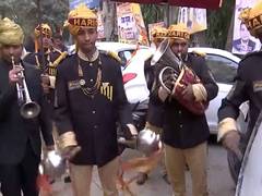 
      
      Jubilant crowd gathers outside Delhi CM-designate residence
      
      