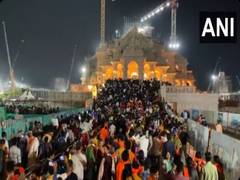 
      
      Massive devotee turnout at Ayodhya's Ram Temple; Queues stretch f
      
      